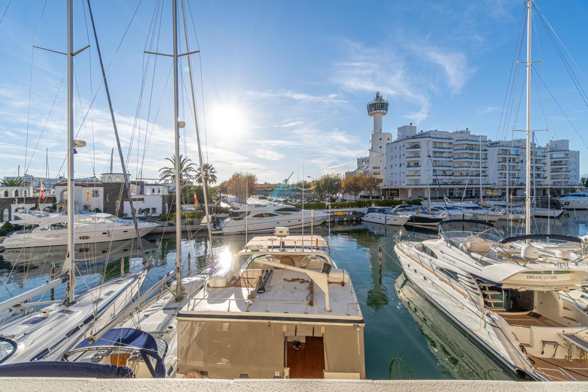 Apartmán Moderno Apartamento Frente Al Canal Con Terrazas Empuriabrava Exteriér fotografie